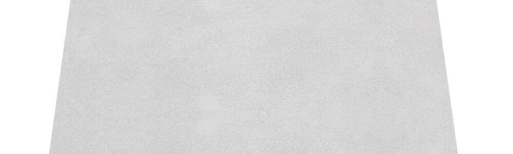 The silicate board cladding of the fireplace provides excellent insulation